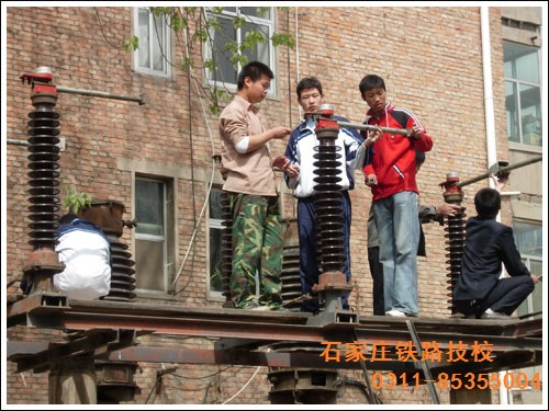 初中畢業(yè)讓孩子學鐵路供電好嗎 初中畢業(yè)讓孩子學鐵路供電好嗎