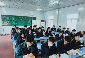 初中生上石家莊同創(chuàng)鐵路學(xué)校能上大專(zhuān)嗎