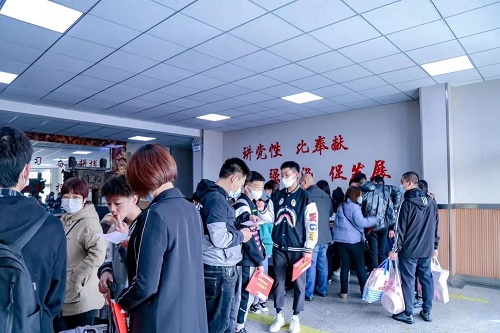 石家莊東華鐵路學(xué)校報(bào)名要求中考成績嗎？