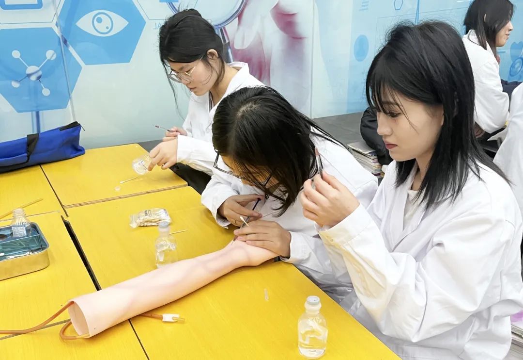 石家莊哪所醫(yī)學(xué)中專好