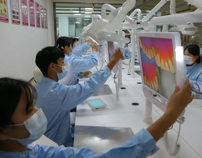 初中畢業(yè)女生來石家莊天使護士學校學習口腔專業(yè)有前途嗎？