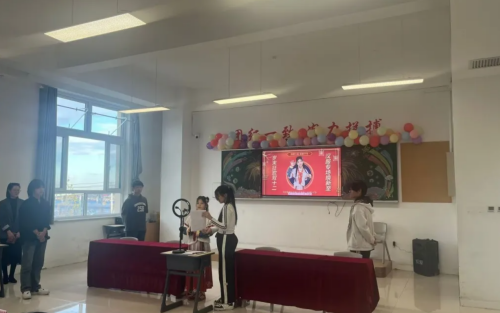 石家莊東華鐵路學(xué)校技能節(jié)學(xué)生風(fēng)采 石家莊東華鐵路學(xué)校技能節(jié)學(xué)生風(fēng)采