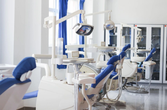 初中畢業(yè)想學(xué)口腔醫(yī)學(xué)專(zhuān)業(yè)怎么辦