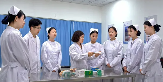 石家莊學(xué)護(hù)理專業(yè)最好的學(xué)校是哪個？