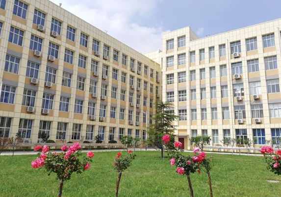 石家莊卓越中學(xué)高三復(fù)讀班整體費(fèi)用是多少