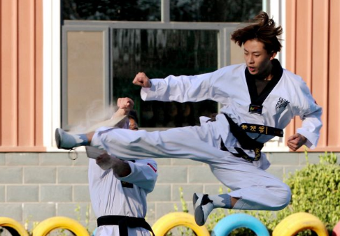 學體育專業(yè)、武術專業(yè)選哪所學校？石家莊教聯(lián)職中給你答案