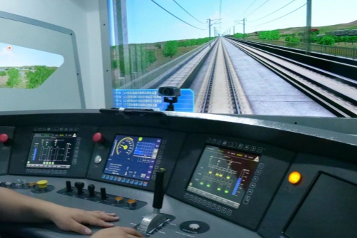 想當(dāng)火車司機(jī)？中專學(xué)歷也能報(bào)名！穩(wěn)定高薪 + 鐵飯碗！